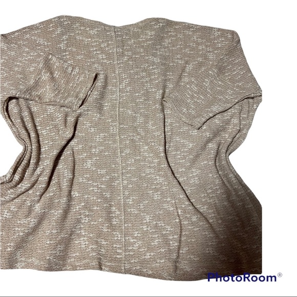 Forever 21 over size sweater - Picture 2 of 6